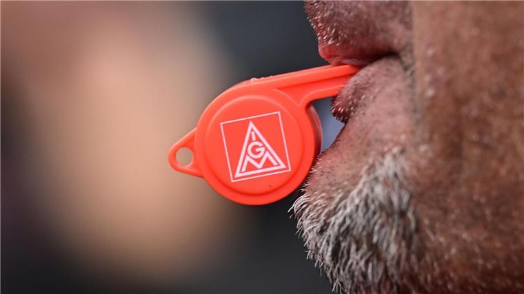 IG Metall ruft zu Warnstreiks in Bremen auf Die Gewerkschaft ruft nun auch zu Warnstreiks in Bremen auf. (Archivfoto)
