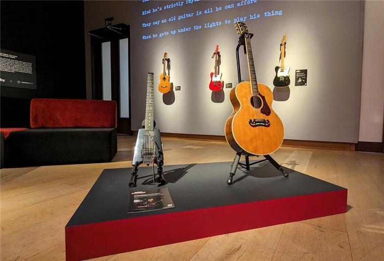 Die Gitarren von Mark Knopfler wurden für mehr als 10 Millionen Euro versteigert.