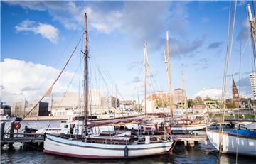 Die "Good Intent II" hat im Neuen Hafen von Bremerhaven festgemacht.