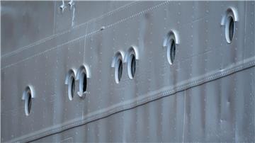 Die „Gorch Fock 1“ hat die Schiffbauhalle verlassen.