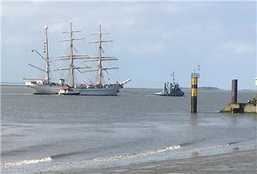 Die „Gorch Fock“ hat Bremerhaven passiert.