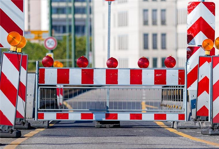 Blütenfest Geestemünde: Sperrung der Grashoffstraße Symbolfoto Sperrung