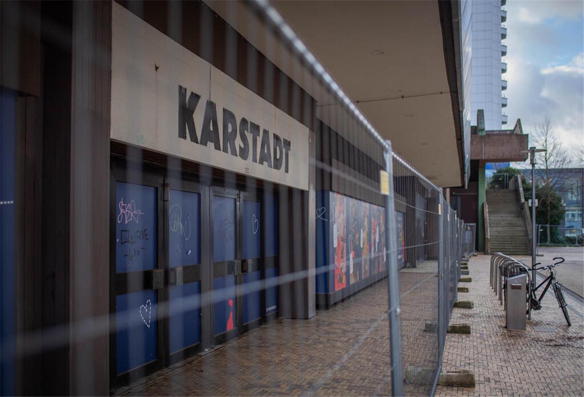 Idee fürs Karstadt-Gelände: Ein Event-Wochenmarkt, auf dem sich viele Bremerhavener treffen Die Grünen haben sich mit einer Idee für das Karstadt-Gelände gemeldet.