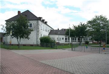 Die Grundschule Sittensen soll um einen Anbau mit sechs Räumen erweitert werden. Mit 1,8 Millionen Euro rechnet die Verwaltung. Hinzukommen knapp 90 000 Euro für Sanierungsmaßnahmen.