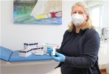 Die Hagener Hausärztin Ilka Priebe bietet in ihrer Praxis kostenlose Schnelltests an. Bislang wird das Angebot allerdings kaum genutzt.