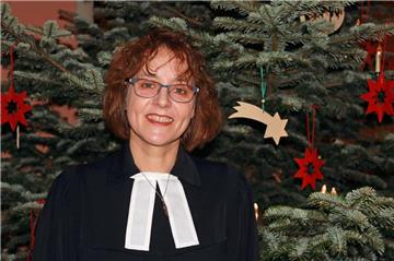 Die Hagener Pastorin Ute von Stuckrad-Barre ist eine von drei Geistlichen, die heute Abend Gottesdienste an sieben verschiedenen Orten halten.