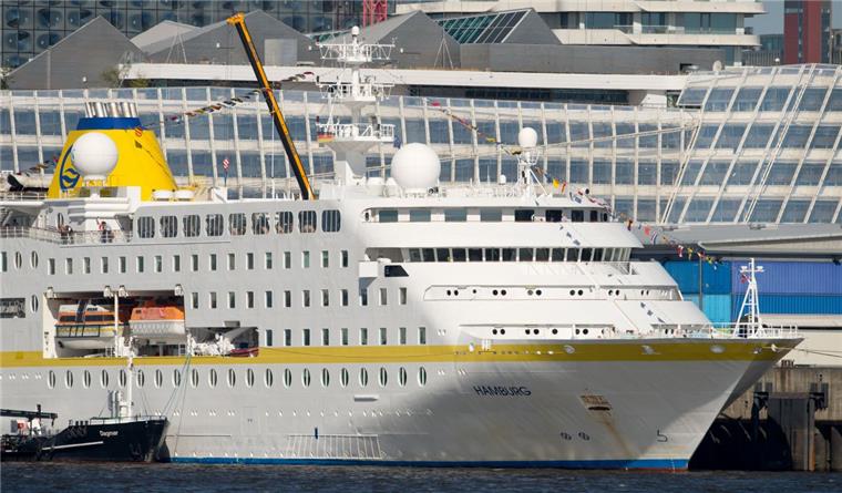 Kreuzfahrtschiff "Hamburg" liegt an der Columbuskaje Die "Hamburg" ist am Mittwoch in Bremerhaven zu Gast.