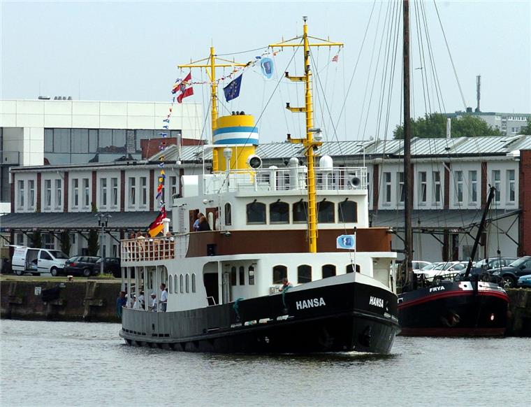 Bremerhaven: Die "Hansa" kommt bei Bredo ins Dock Die "Hansa" muss in die Werft. Sie kommt zu Bredo in den Bremerhavener Fischereihafen.