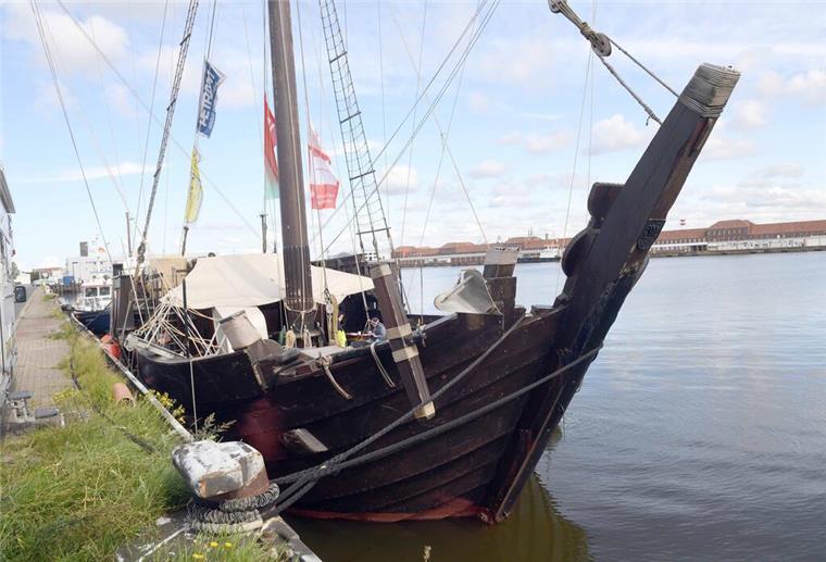 Die Hansekogge "Ubena von Bremen" steht inzwischen auf einem Firmengelände im Fischereihafen.