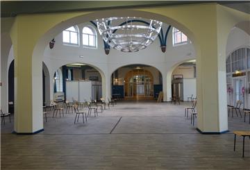 Die Hapag-Hallen in Cuxhaven sind zum Impfzentrum umgebaut. Der Impfbeginn dort verzögert sich aber wohl noch weiter. Foto: Bohlmann-Drammeh