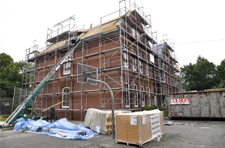 Zwei Brände und Wasserschaden: Alte Zwingli-Schule in Lehe wird saniert Die historische Zwingli-Schule wird zum "Ableger" der Schule am Leher Markt umgerüstet. Zwei Brände haben die Arbeiten verzögert.