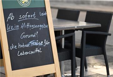 Die hohen Lebensmittelpreise machen sich auch in der Gastronomie bemerkbar - mit negativen Auswirkungen für alle.