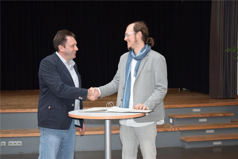 Die IGS-Direktoren Markus Feldmann aus Zeven (links) und Sven Thiemer aus Rotenburg freuen sich schon auf die intensive Zusammenarbeit der beiden benachbarten Gesamtschulen. 