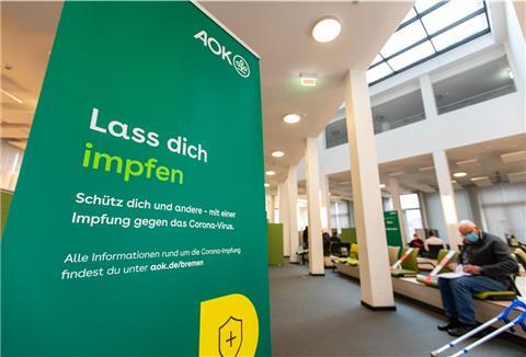 Werbeschild AOK Impfen