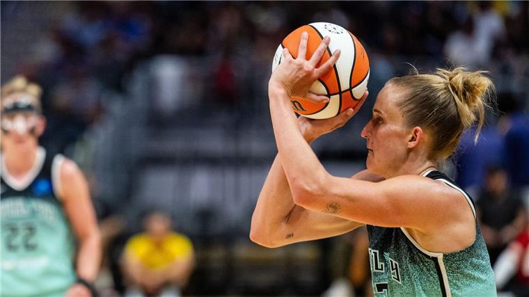 Stunden vor dem Finale: Fiebichs Plan für den WNBA-Triumph Die in der Defensive starke Leonie Fiebich ist auch als Dreier-Schützin gefährlich.