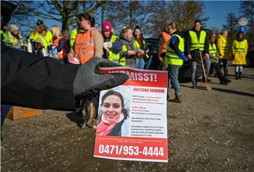 Die Initiative sucht wieder nach Ekaterina Baumann. Dieses Mal an der Geeste zwischen Tidesperrwerk und Autobahn.