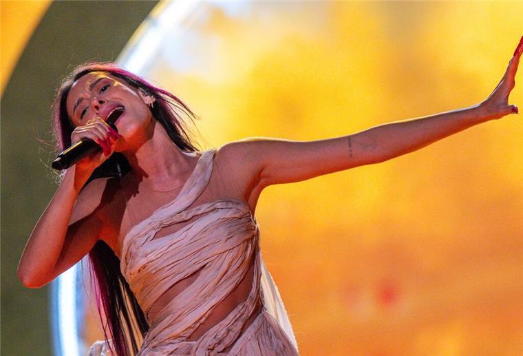 Die israelische ESC-Teilnehmerin Eden Golan muss aus Sicherheitsgründen eng von Personal begleitet werden.