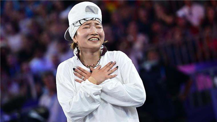 Die Japanerin Ami ist erste Olympiasiegerin im Breaking.