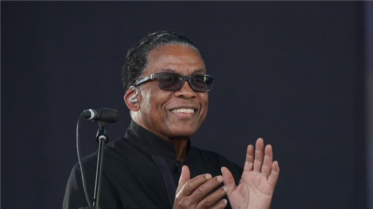Die Jazz-Legende Herbie Hancock kommt im Sommer 2025 für zwei Konzerte nach Deutschland. (Archivbild)