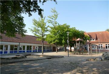 Die jetzige Grundschule in der Claus-Gieschen-Straße: Die Bausubstanz aus den 1960er/1970er Jahren lasse einen zeitgemäßen Umbau nicht mehr zu.