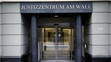 Die juristische Auseinandersetzung über die Ausweisung eines Imams aus Bremen geht weiter. Nun wird der Fall vor dem Oberverwaltungsgericht verhandelt. (Archivbild) 