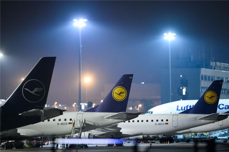Gewerkschaft will über Streiks bei Lufthansa informieren Die Kabinengewerkschaft Ufo bereitet Streiks in den nächsten Tagen bei der Lufthansa vor.