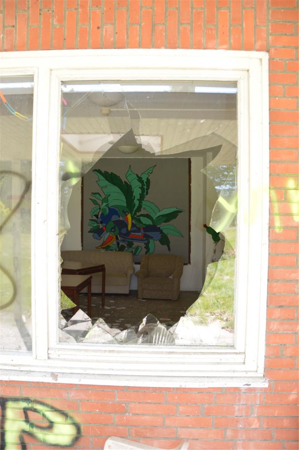 Die Karolinenhöhe in Bad Bederkesa verfällt zusehends. Überall Unrat und eine Spur der Verwüstung.