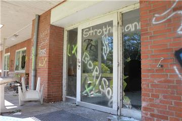 Die Karolinenhöhe in Bad Bederkesa verfällt zusehends. Überall Unrat und eine Spur der Verwüstung.