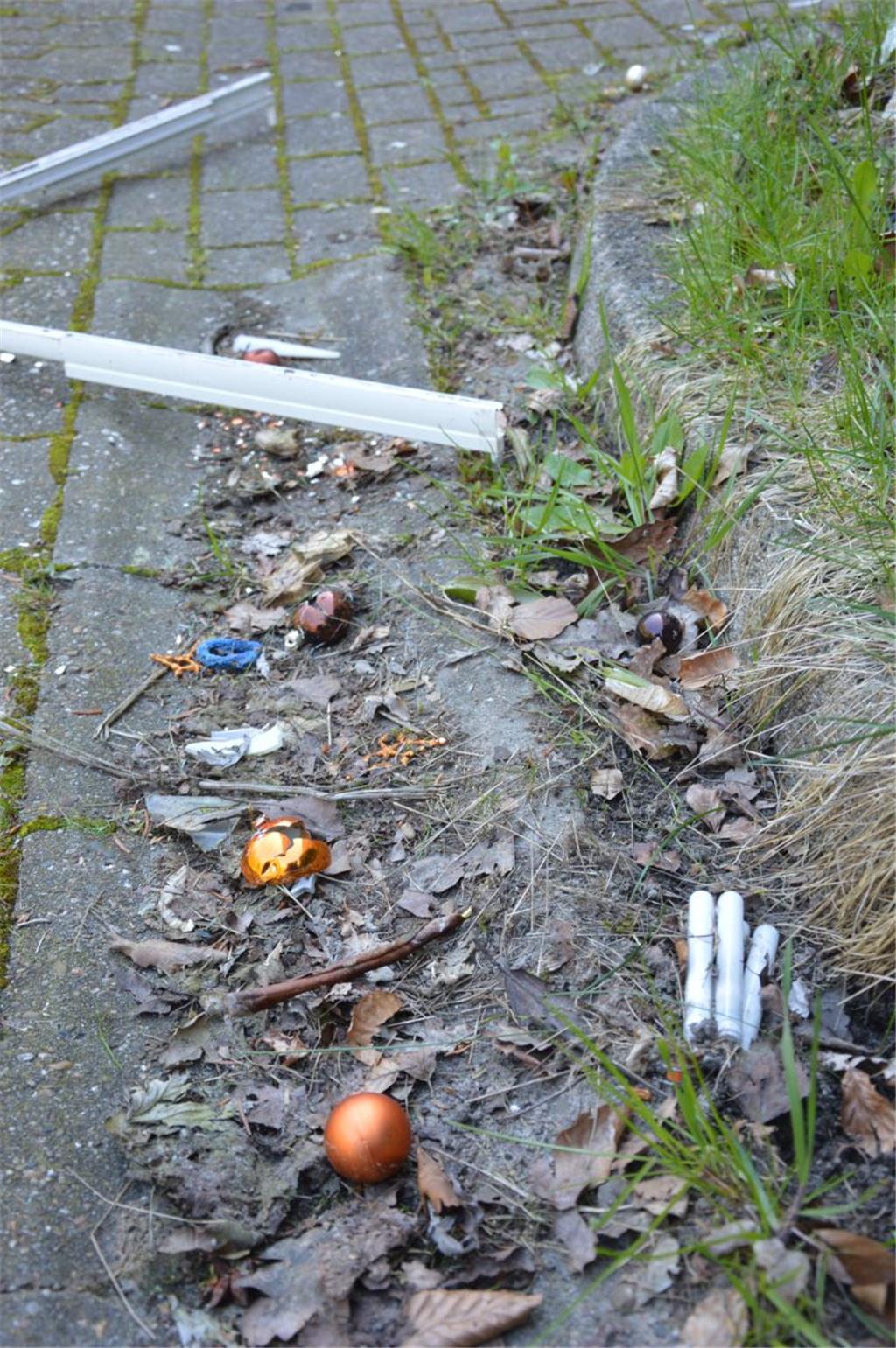 Die Karolinenhöhe in Bad Bederkesa verfällt zusehends. Überall Unrat und eine Spur der Verwüstung.