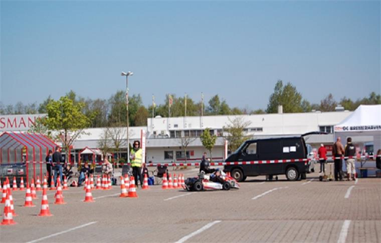Die Kartfahrer des ACV OC Bremerhaven trainieren seit diesem Jahr jeden Sonntag auf dem BEG-Parkplatz in Bremerhaven. 