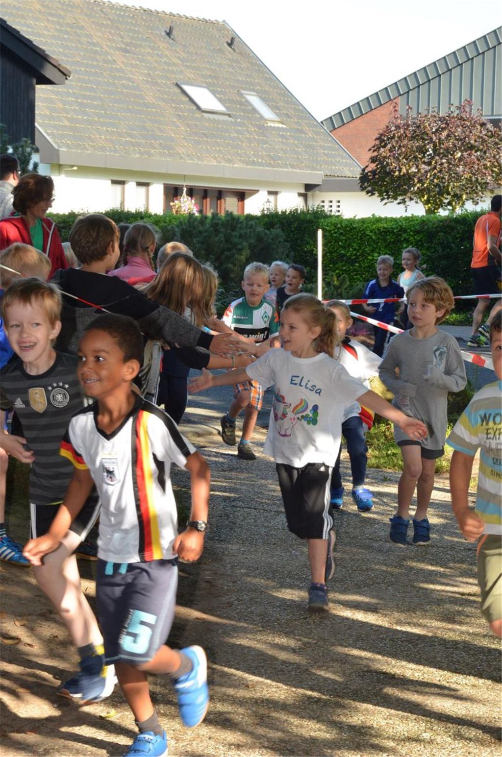 Die Kinder gaben alles, um eine möglichst hohe Summe für die Schule zu erlaufen.