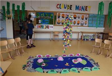 Die Klasse 3a widmete sich dem französischen Maler Claude Monet. Die Schüler und Schülerinnen ließen ihrer Kreativität freien Lauf.