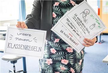 Die Klassenregeln zur Virusprävention stimmen in Bremerhaven und im Landkreis Cuxhaven überein, die Präsenzzeiten in den Grundschulen unterscheiden sich.