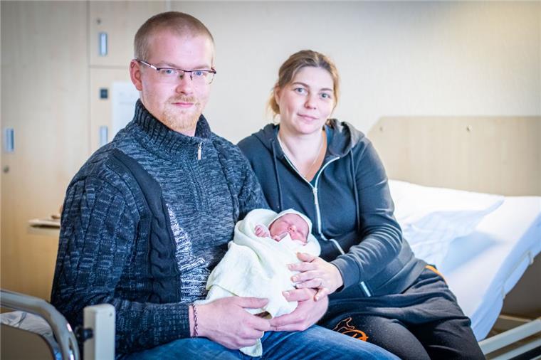 Die kleine Fiona ist das wohl erste Baby 2020 in Bremerhaven. Papa Tim Missfeldt und Mama Daniela Kindler sind glücklich. 