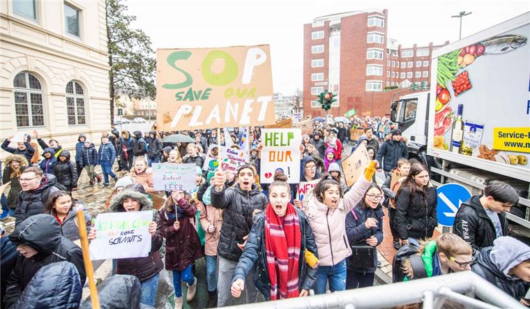 Wir laden ein: Politiker stellen sich den Fragen junger Wähler Die Klimademos "Fridays for future" zeigen, dass junge Menschen politisch interessiert sind. In der "Losche" können sie am 6. Mai mit Politikern diskutieren.