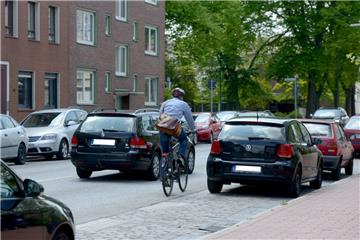 Die Koalition aus SPD, CDU und FDP will mehr Geld in den Ausbau von Radwegen investieren. 