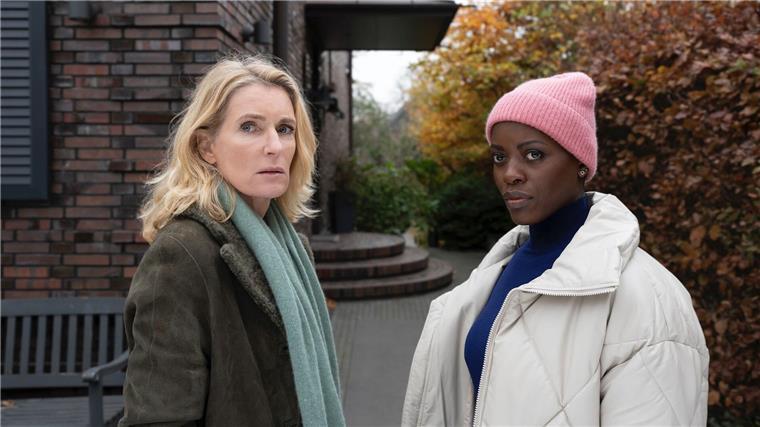 Charlotte Lindholms letzter „Tatort“-Fall in Göttingen Die Kommissarinnen Charlotte Lindholm (Maria Furtwängler, l) und Anaïs Schmitz (Florence Kasumba).