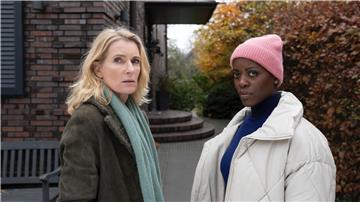 Die Kommissarinnen Charlotte Lindholm (Maria Furtwängler, l) und Anaïs Schmitz (Florence Kasumba).