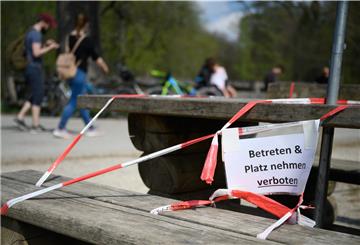 Die Kontaktbeschränkungen werden voerst wohl nicht aufgehoben.