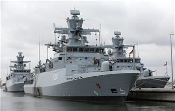 Die Korvette "Magdeburg" liegt im Marinestützpunkt Rostock-Hohe Düne (Mecklenburg-Vorpommern). Sie war bei der Suche des Vermissten im Seegebiet Warnemünde am Dienstag beteiligt.