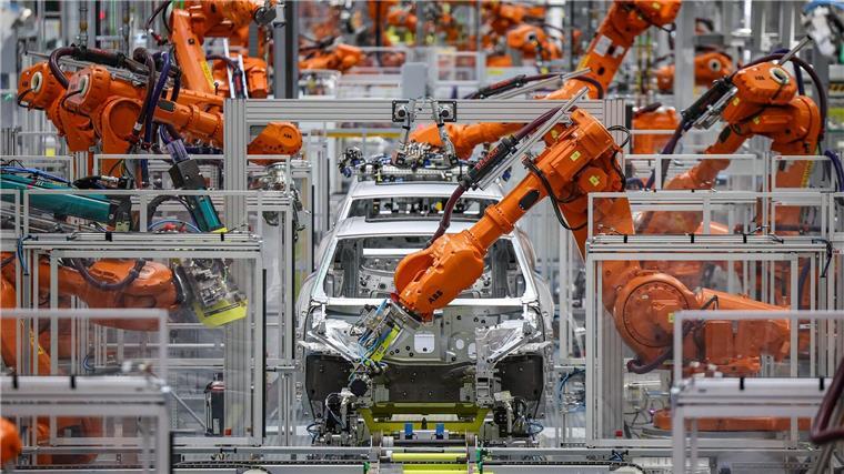 „Rabenschwarzes Quartal“ für deutsche Autohersteller Die Kosten der Autokonzerne in Deutschland sind einem EY-Experten zufolge zu hoch, die Apparate zu schwerfällig. (Symboldbild)