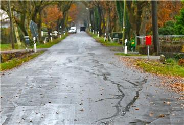 Die Kreisstraße 65 zwischen Hymendorf und Drangstedt 