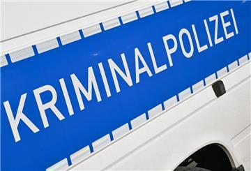 Ein Wagen mit der Aufschrift Kriminalpolizei