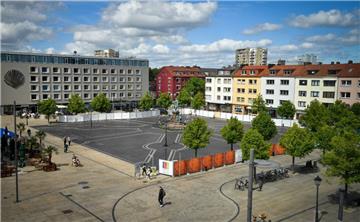 Die kümmernden Bäume am Theodor-Heuss-Platz noch mal zu verpflanzen, sei nicht sinnvoll, sagen die Verantwortlichen.