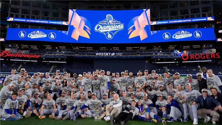 Die LA Dodgers jubeln über den World-Series-Sieg.