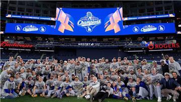 Die LA Dodgers jubeln über den World-Series-Sieg.