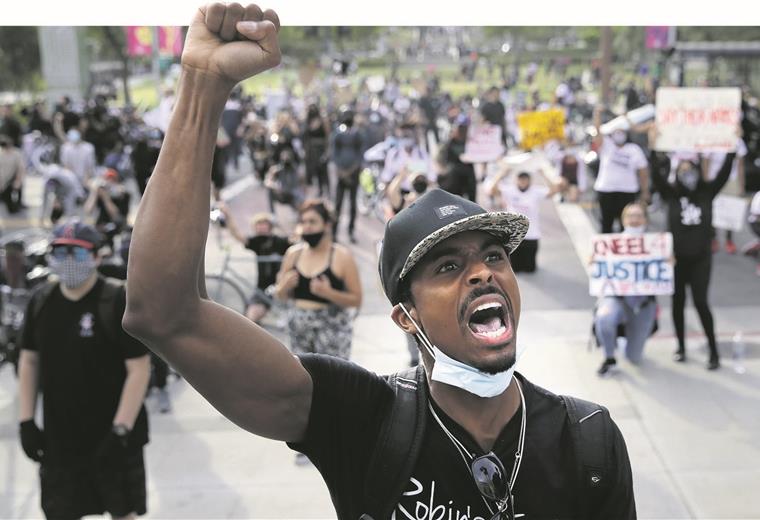 Die landesweiten Proteste richten sich nach dem gewaltsamen Tod des Afroamerikaners Floyd durch einen weißen Polizisten gegen Rassismus und Polizeigewalt.