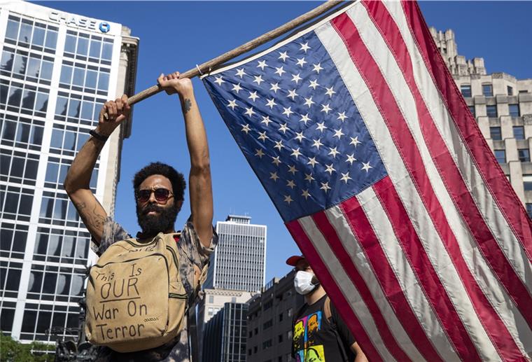 Die landesweiten Protesten gegen Rassismus und Polizeigewalt in den USA reißen nicht ab.