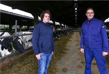 Die landwirtschaftlichen Betriebe von Dirk Müller und Hendrik Lübben haben vieles gemeinsam. Vor zwei Jahren stellte einer von ihnen auf Ökolandbau um.