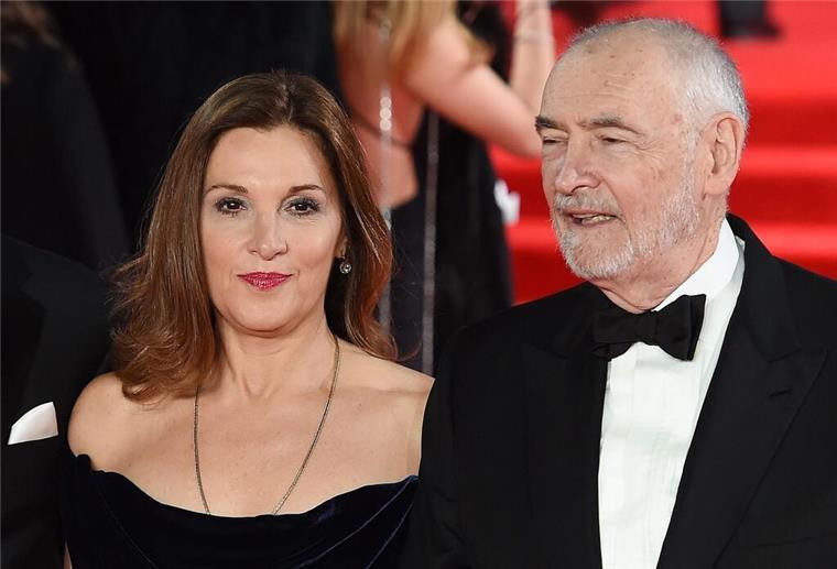 Bond-Produzenten übergeben Amazon die 007-Kontrolle Die langjährigen Bond-Filmproduzenten Barbara Broccoli und Michael G. Wilson wollen sich in Zukunft anderen Projekten widmen.